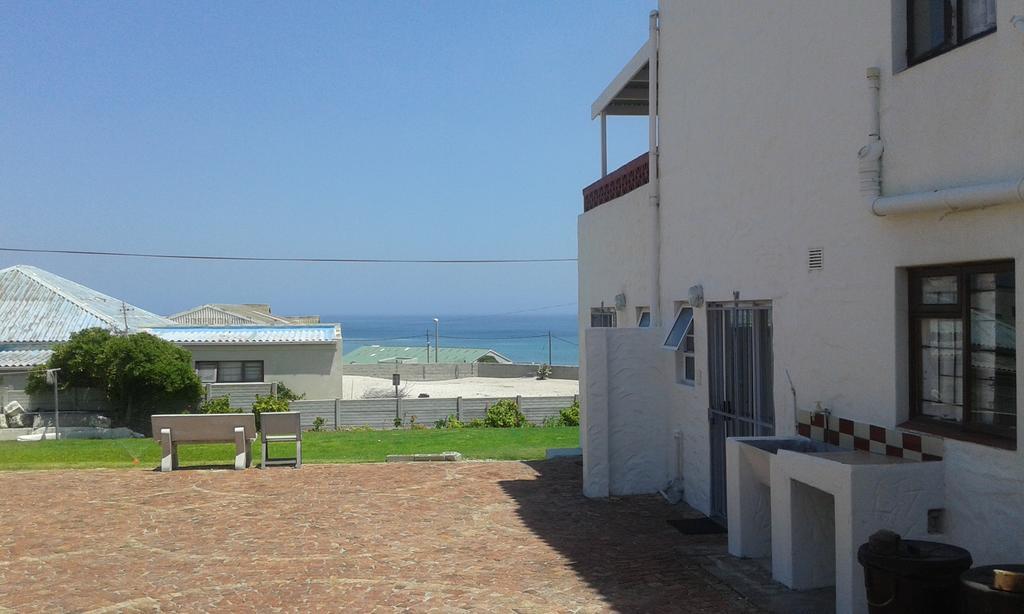 Oom Piet Accommodation Gansbaai Exterior photo