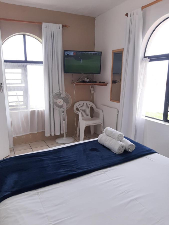 Oom Piet Accommodation Gansbaai Exterior photo